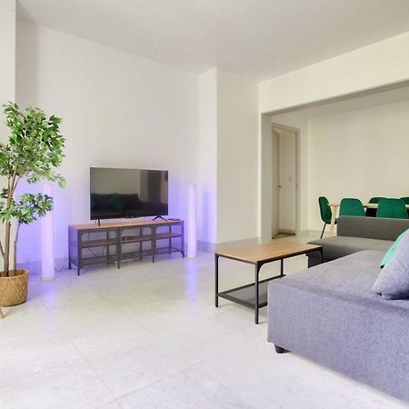 2 Bedrooms Tour Eiffel Rapp Paris Exterior foto