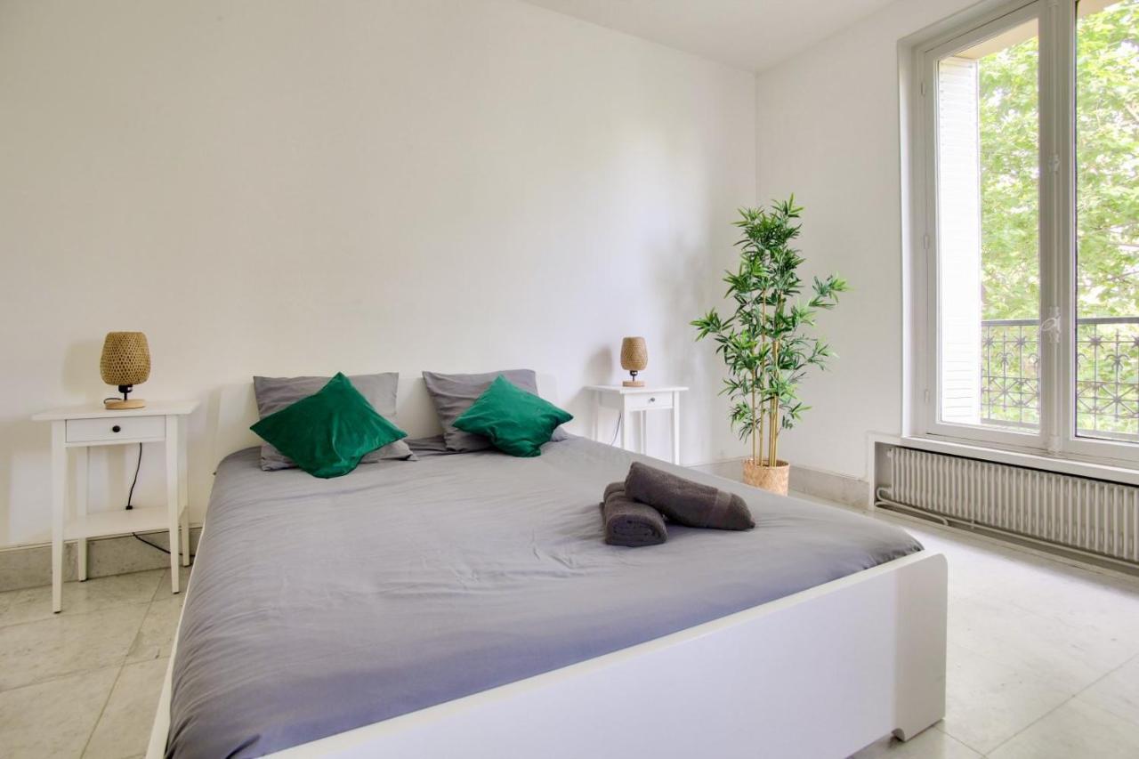 2 Bedrooms Tour Eiffel Rapp Paris Exterior foto